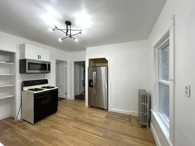 166 Elliot St in Newton, MA - Building Photo - Building Photo