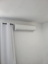 2470 Daly St, Unit B in Los Angeles, CA - Foto de edificio - Building Photo