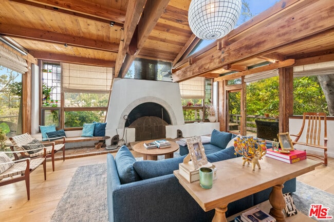 property at 516 Latimer Rd