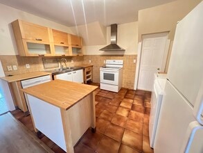 14 Nelson St, Unit 2 in Quincy, MA - Building Photo - Building Photo