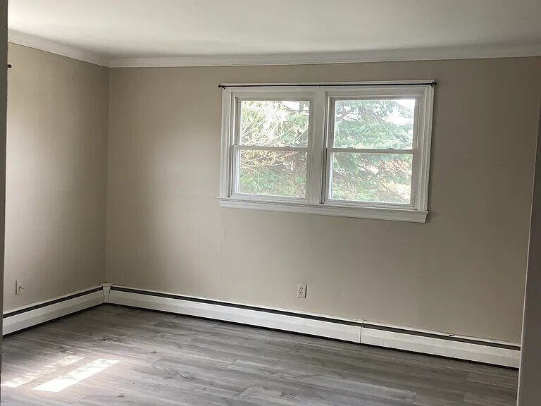 152 Dalton St, Unit 2nd flr in West Haven, CT - Building Photo