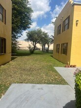 560 NW 114th Ave in Doral, FL - Building Photo - Building Photo