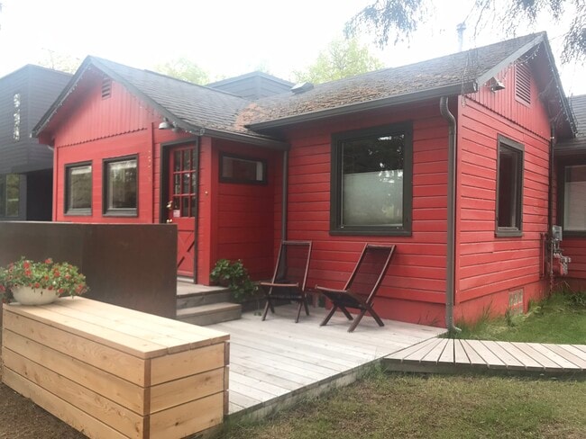 property at 2215 Dahl Ln