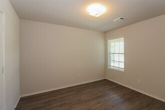 2843 Briggs Dr in Conroe, TX - Building Photo - Building Photo