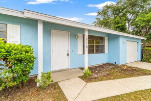 1016 Hickory Rd in Ocala, FL - Building Photo