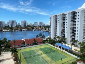 3640 Yacht Club Dr, Unit 1009 in Aventura, FL - Foto de edificio - Building Photo