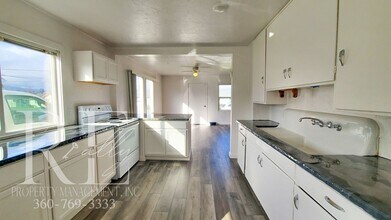 321 S Jones St in Port Angeles, WA - Building Photo - Building Photo
