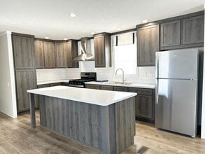 29909 Flushing Dr in New Baltimore, MI - Building Photo - Building Photo