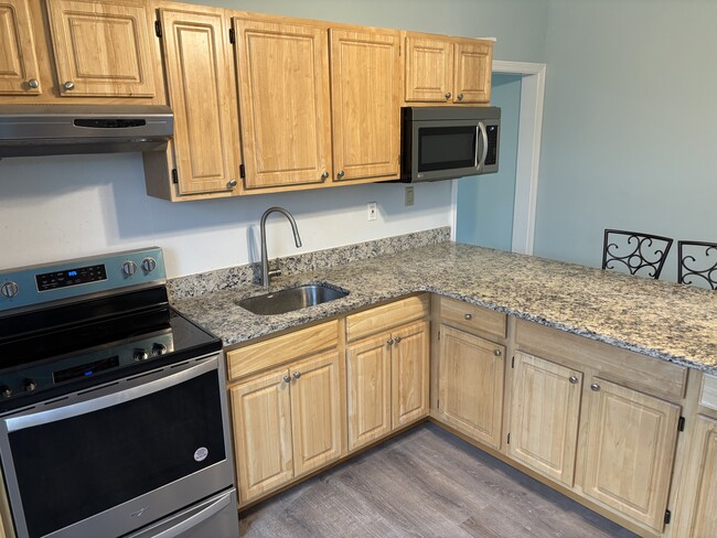 2327 Main St, Unit 3rd