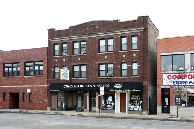 3929 W Irving Park Rd in Chicago, IL - Building Photo - Building Photo