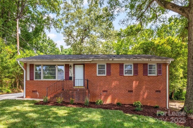 property at 3714 Carlyle Dr