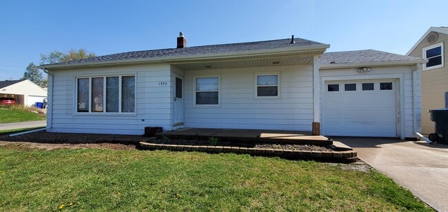 property at 1335 O Ave NE