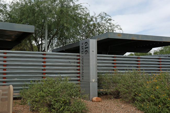 Silverado Flats in Tucson, AZ - Foto de edificio - Building Photo