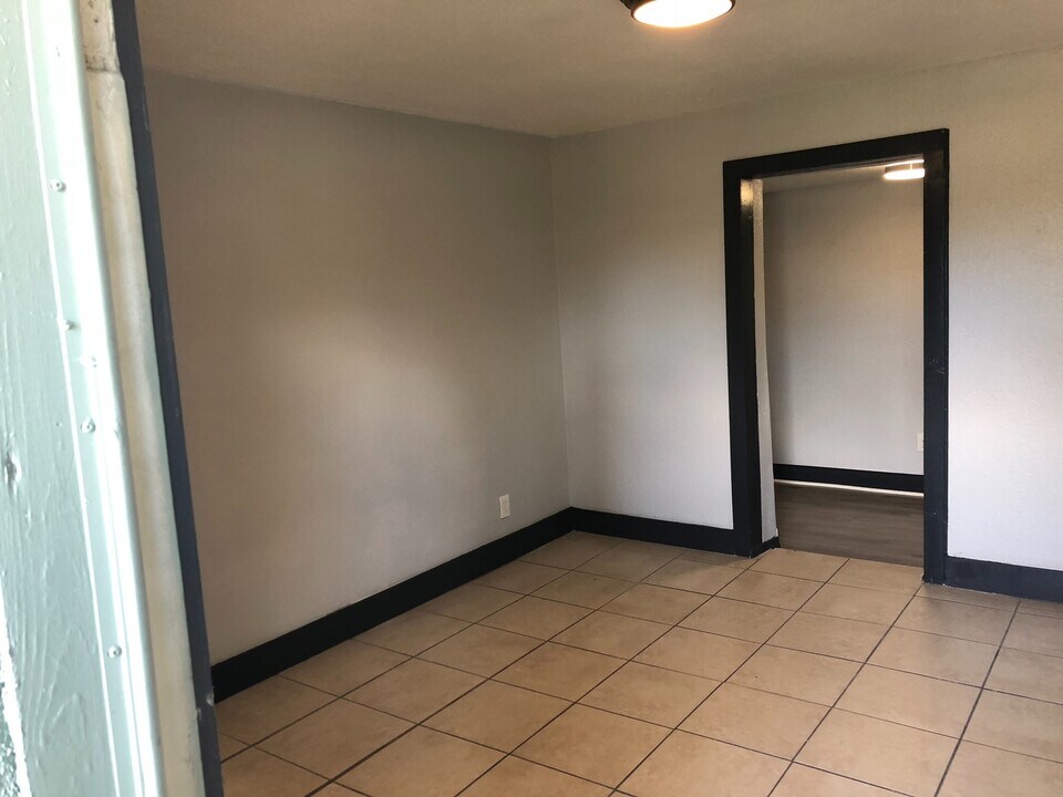 1105 W Grace St in Tampa, FL - Building Photo