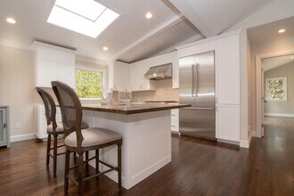 32 White Oak Ln in Westhampton Beach, NY - Building Photo - Building Photo
