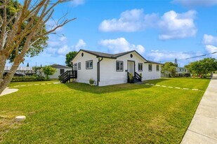 1867 NW 8th Ave in Homestead, FL - Building Photo