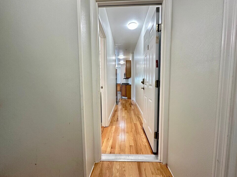 4 Allen St in Worcester, MA - Building Photo