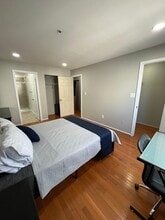 30 Richmond Street4 - Master Bedroom in Newark, NJ - Building Photo - Building Photo