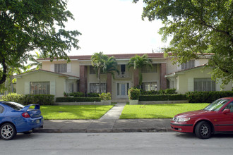 726 Valencia Ave in Coral Gables, FL - Building Photo - Building Photo