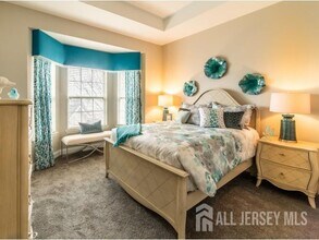 5 Grzyb Terrace in Sayreville, NJ - Building Photo - Building Photo