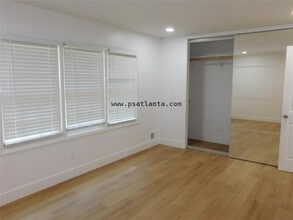 2789 Narron Ct SW in Atlanta, GA - Building Photo - Building Photo