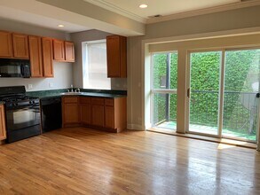 2303 W Granville Ave in Chicago, IL - Building Photo - Building Photo