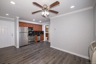 397 Great East Neck Rd in West Babylon, NY - Building Photo - Building Photo