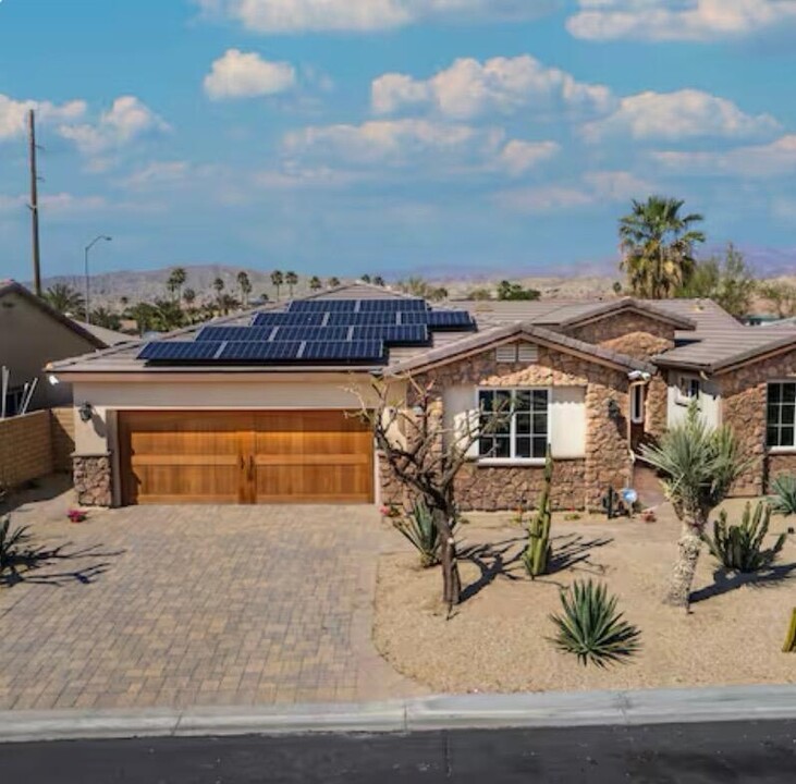 83624 Himalaya Dr in Indio, CA - Building Photo