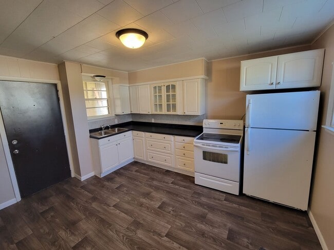 property at 603 Lincoln St