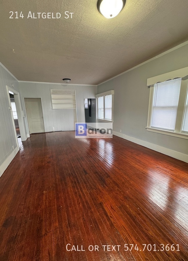 property at 214 Altgeld St