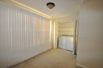 4658 Commander Dr in Orlando, FL - Building Photo - Building Photo