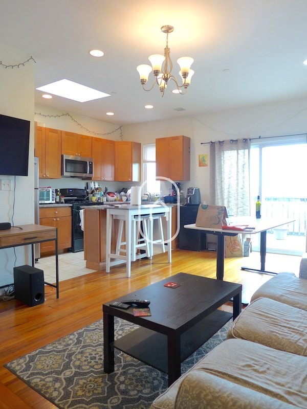 4 Fisher Ave in Boston, MA - Building Photo - Building Photo