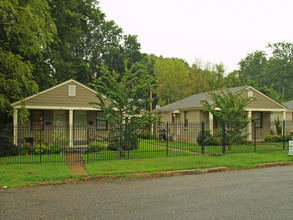 The Cottages in Memphis, TN - Building Photo - Building Photo