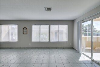 1400 Jamielinn Ln, Unit 104 in Las Vegas, NV - Building Photo - Building Photo