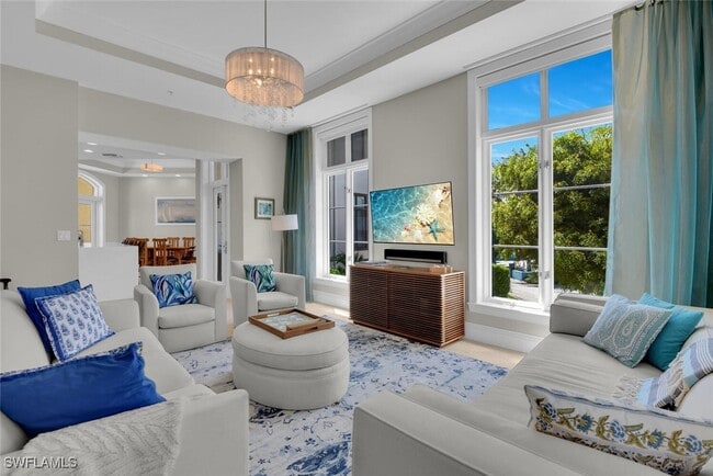 684 10th Ave S in Naples, FL - Building Photo - Building Photo