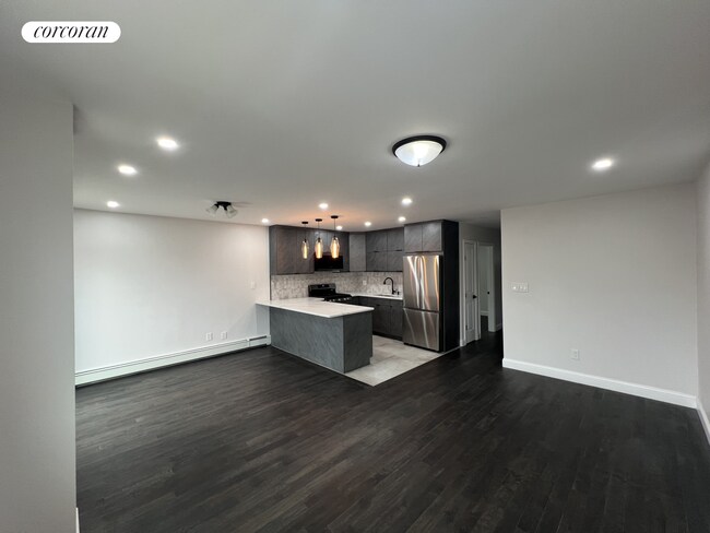 59-90-90 58th Ave in Queens, NY - Building Photo - Building Photo