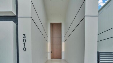3010 W Trilby Ave in Tampa, FL - Building Photo - Building Photo