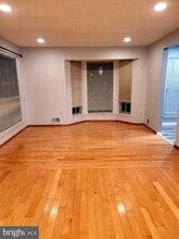 219 Kempsey Dr in North Brunswick, NJ - Building Photo - Building Photo
