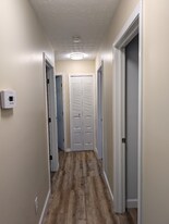 17 Sheldon Rd in Brook Park, OH - Building Photo