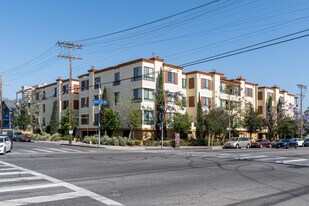6938-6950 Laurel Canyon Blvd in Los Angeles, CA - Building Photo