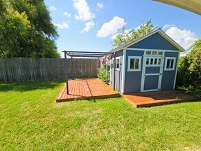 254 Debbie Ln in San Leon, TX - Building Photo - Building Photo