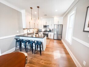 69 Falcon St in Boston, MA - Building Photo - Building Photo