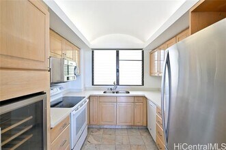 6770 Hawaii Kai Dr in Honolulu, HI - Building Photo - Building Photo