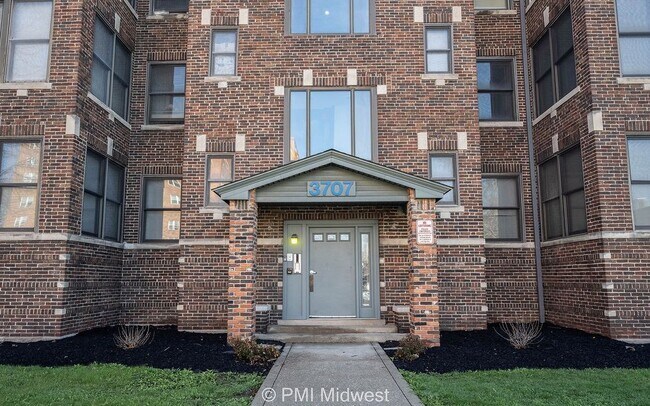 3707 N Meridian St in Indianapolis, IN - Building Photo - Building Photo