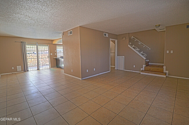 233 Maricopa Dr in El Paso, TX - Building Photo - Building Photo