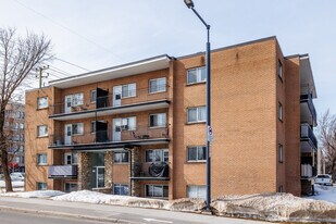 111 François-Souillard Rue in Laval, QC - Building Photo
