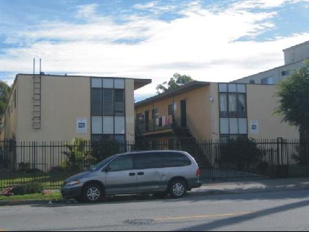 1546 S Gramercy Pl in Los Angeles, CA - Foto de edificio - Building Photo