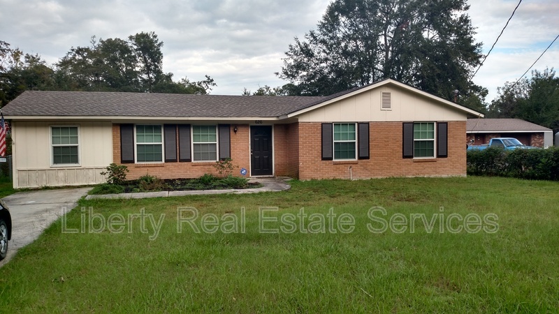 626 2nd St in Hinesville, GA - Building Photo