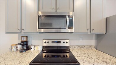 6117 Mallory Ridge in Union City, GA - Building Photo - Building Photo