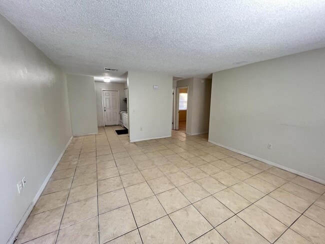 1087 Old S Dr in Lakeland, FL - Building Photo - Building Photo